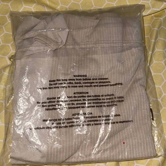 SPANX Laidback Layers Seamless Tank - Picture 5 of 5